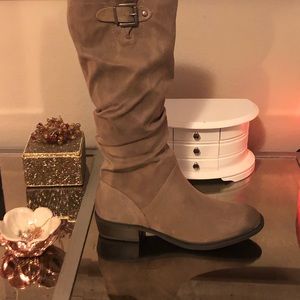 Boots white mountain